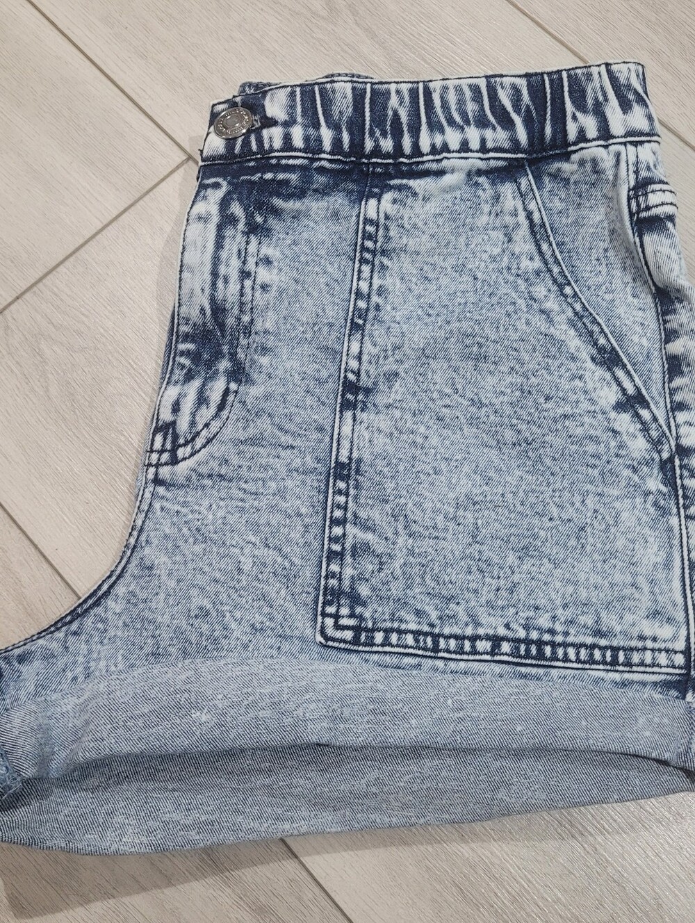 Wild Fable Women's Acid Wash Cuffed Stretch Denim Jean Shorts Medium Blue